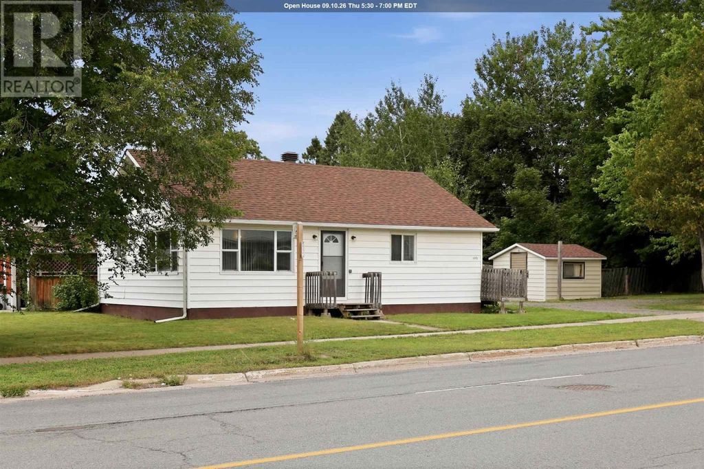 1572 Wellington St E, Sault Ste. Marie