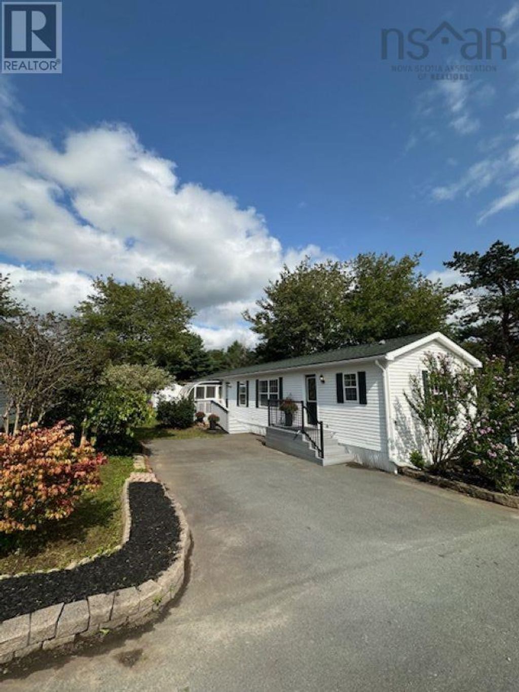 8 Tenth Street, Lucasville