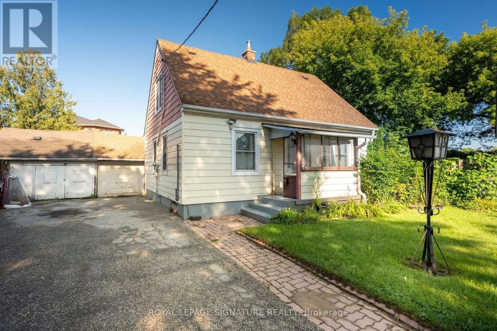 15 Kemp Square, Toronto (brookhaven-Amesbury)