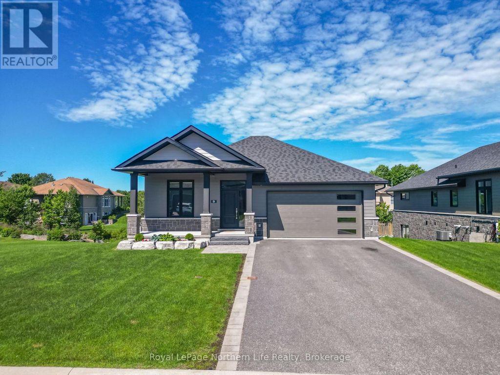 9 Silver Maple Lane, North Bay (airport)