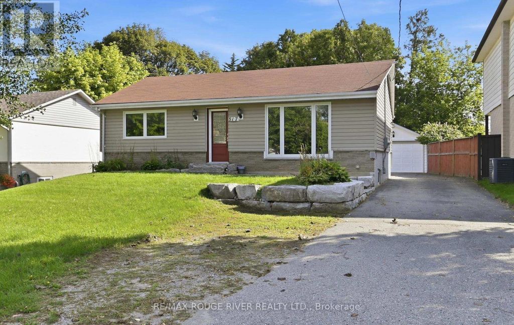 517 Kent Street, Whitby (downtown Whitby)