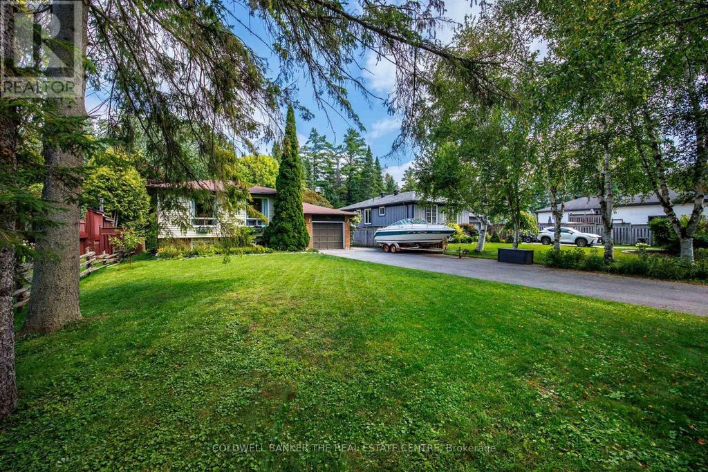 3211 Cowan Avenue, Innisfil