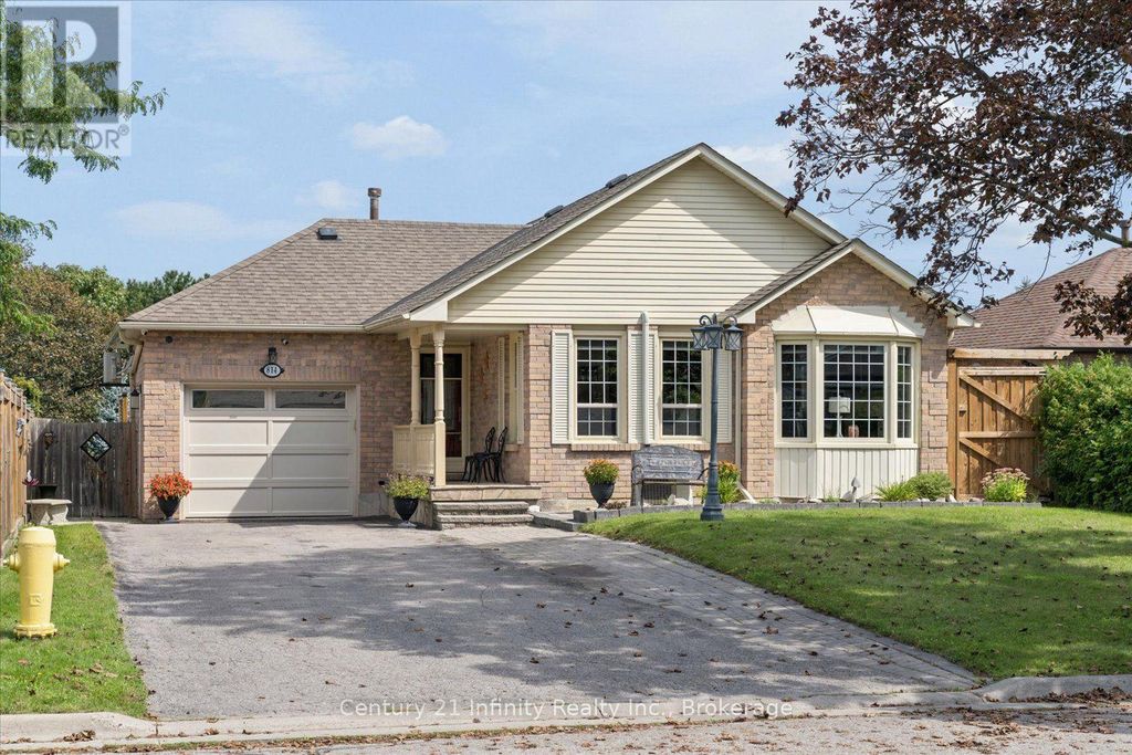 814 Lochness Crescent, Oshawa (mclaughlin)