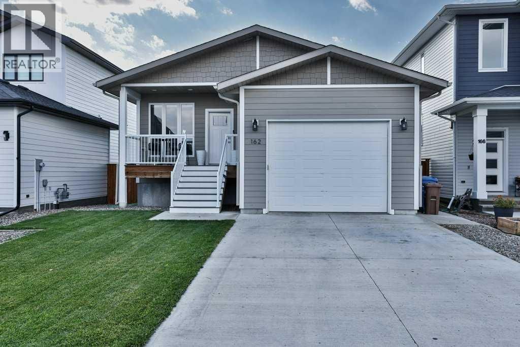 162 Prairie Gold Street, Taber