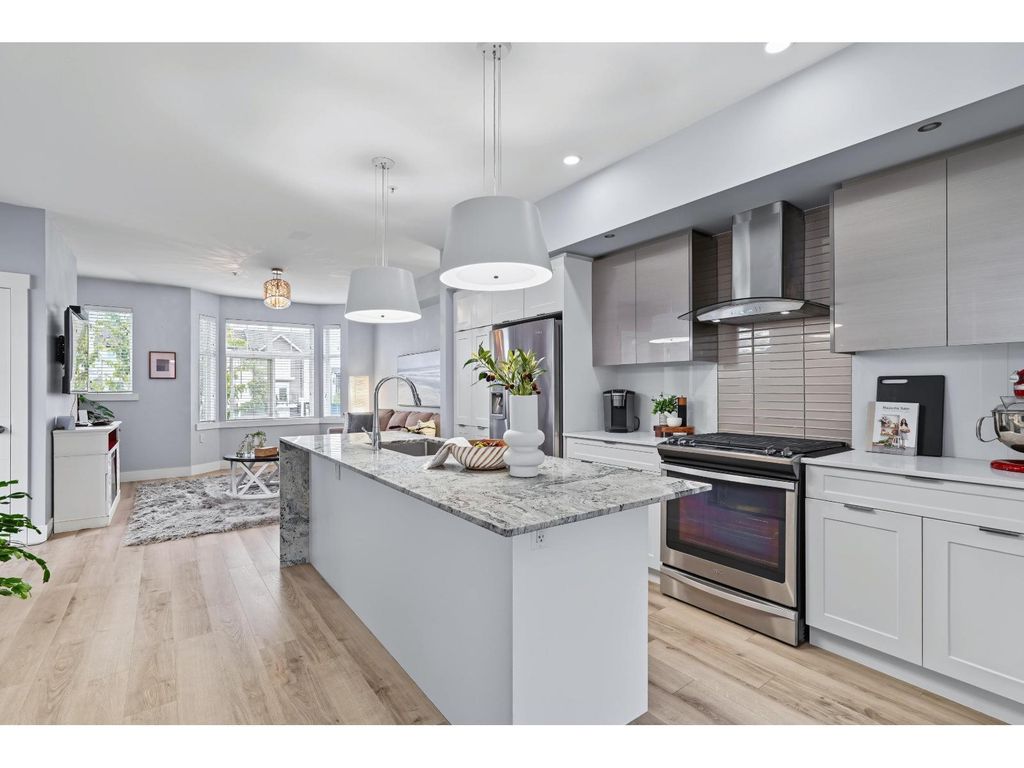 28 20852 77a Avenue, Langley