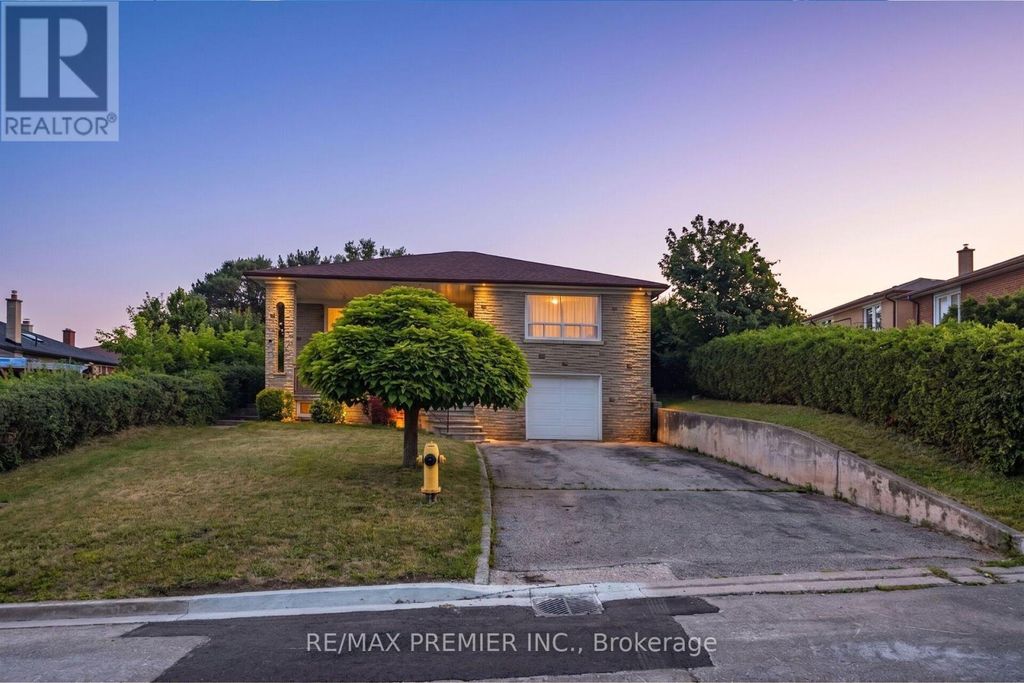 6 Canton Avenue, Toronto (downsview-Roding-Cfb)