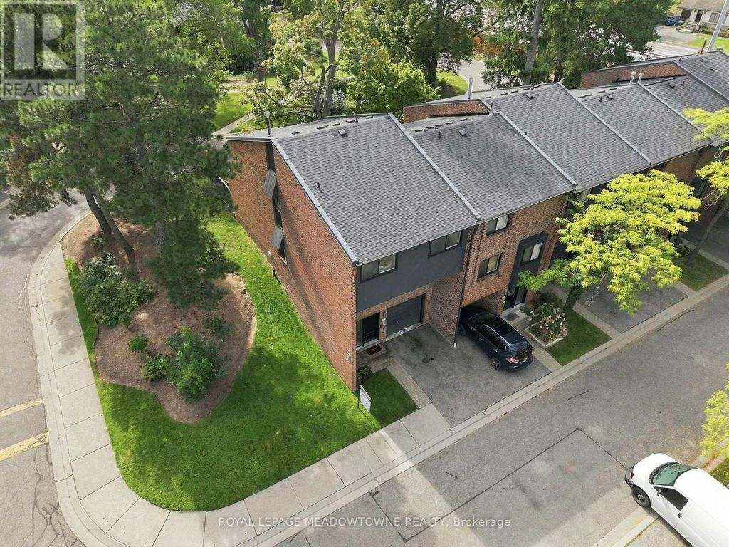 17 - 20 Mineola Road, Mississauga (mineola)