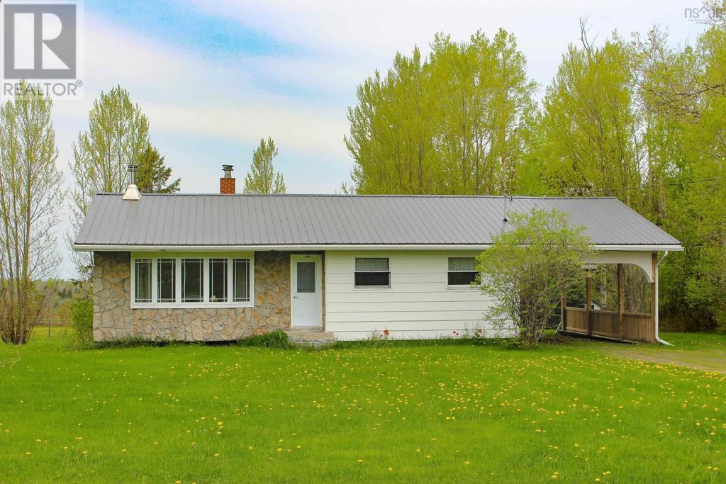 12407 Highway 4, Wentworth