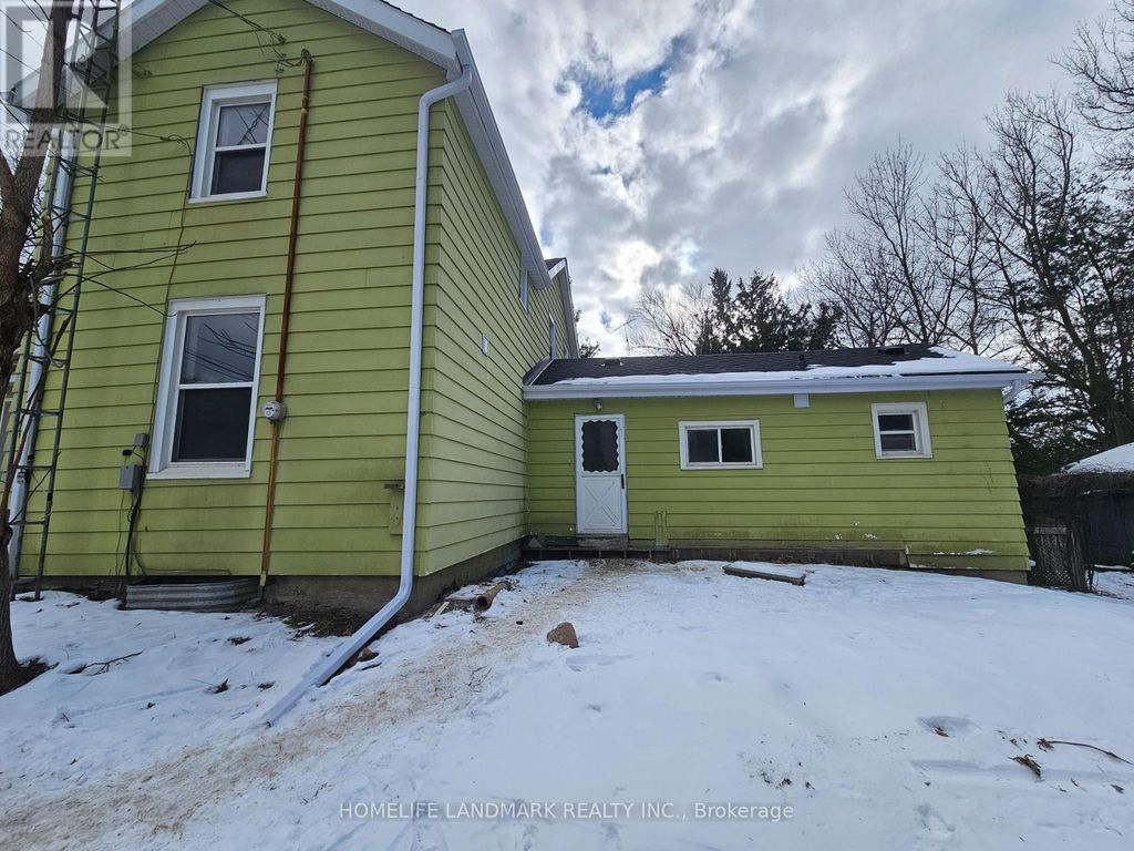 Side Unit (facing North) - 18852 Leslie Street, East Gwillimbury (sharon)