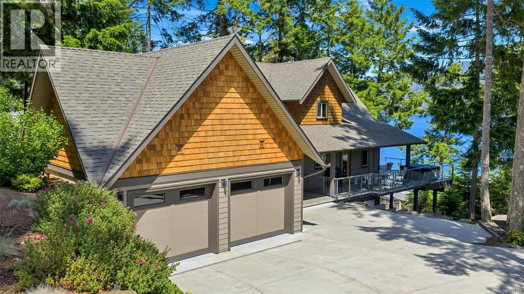 6371 Genoa Bay Rd, Duncan