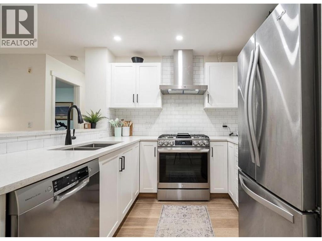 201 500 Klahanie Drive, Port Moody