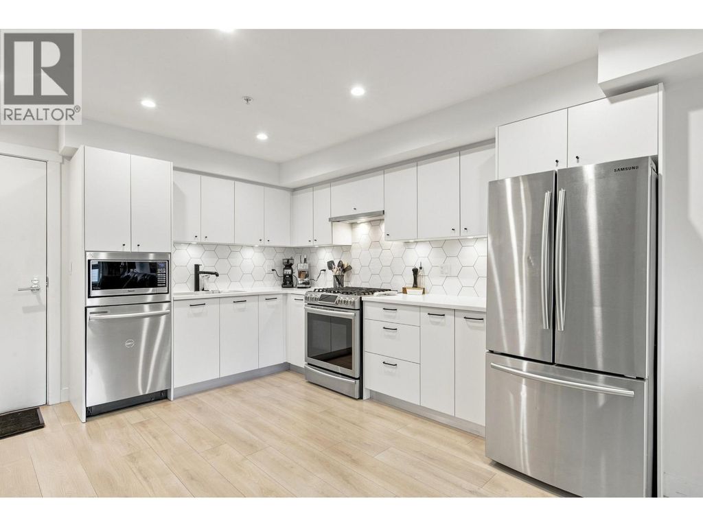 305 1519 Crown Street, North Vancouver