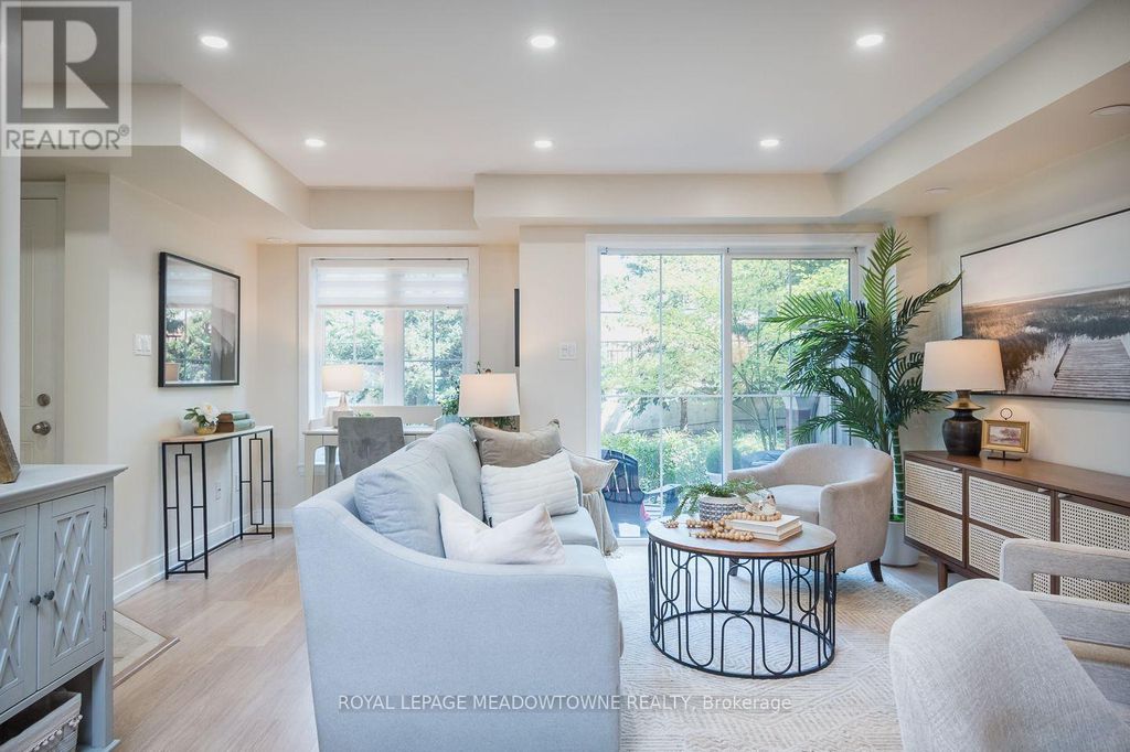 15 - 2563 Sixth Line, Oakville (ro River Oaks)