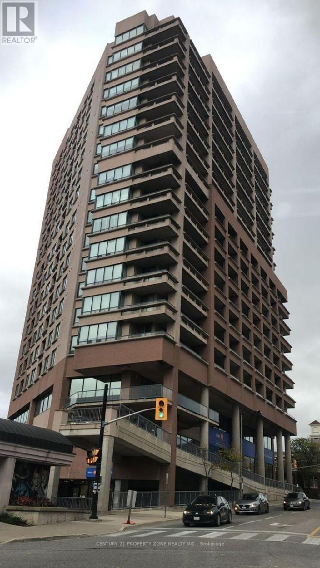 703 - 1 Belvedere Court, Brampton (downtown Brampton)