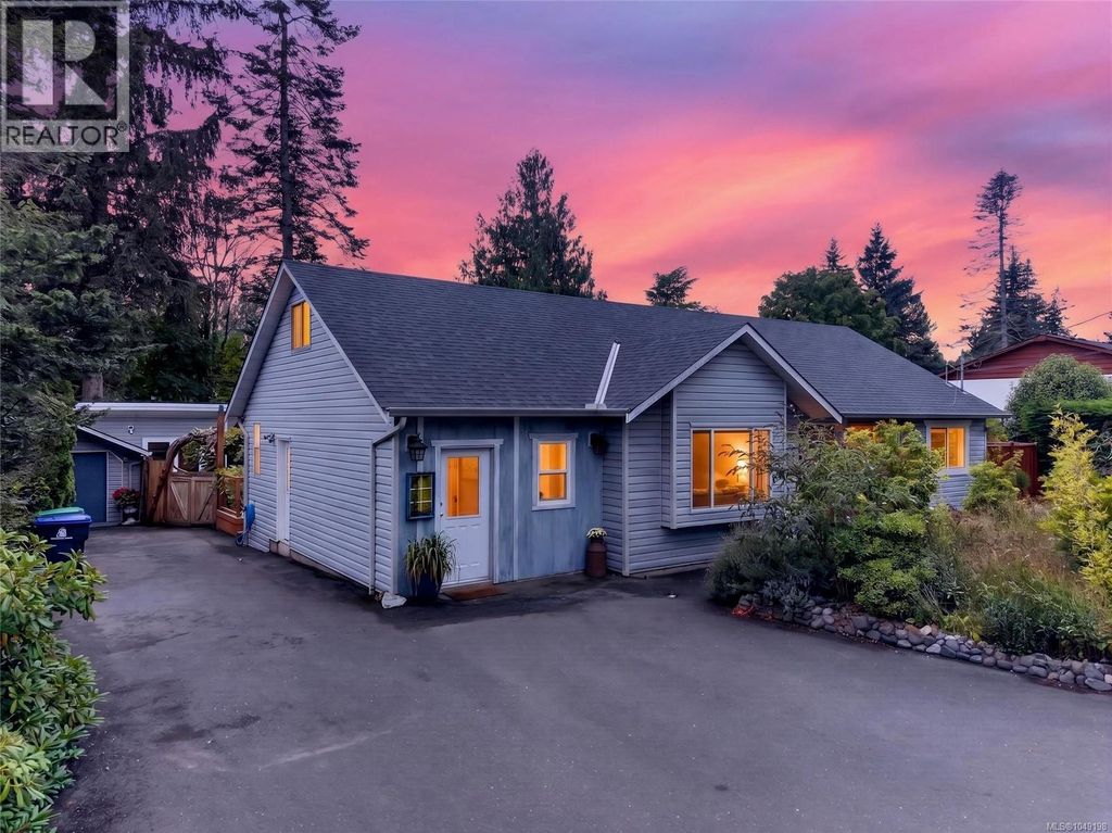 1675 Noel Ave, Comox