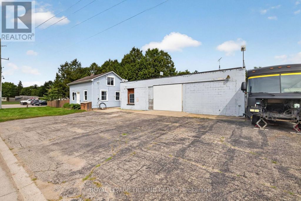 6422 Bradish Road, London South (south A)