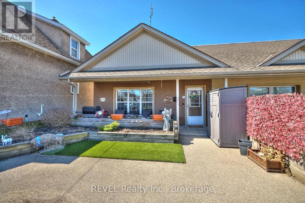 19 Knoll Street, Port Colborne (main Street)
