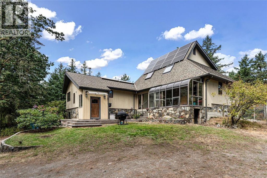 6101 Castlerock Rd, Saanich