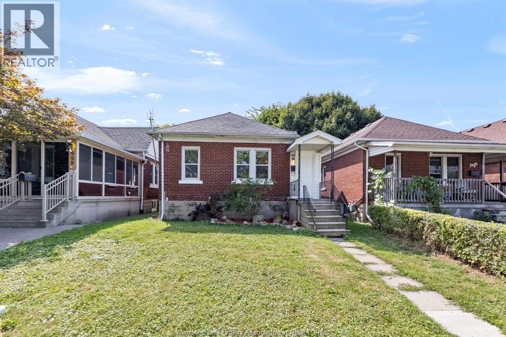 955 Mcewan, Windsor