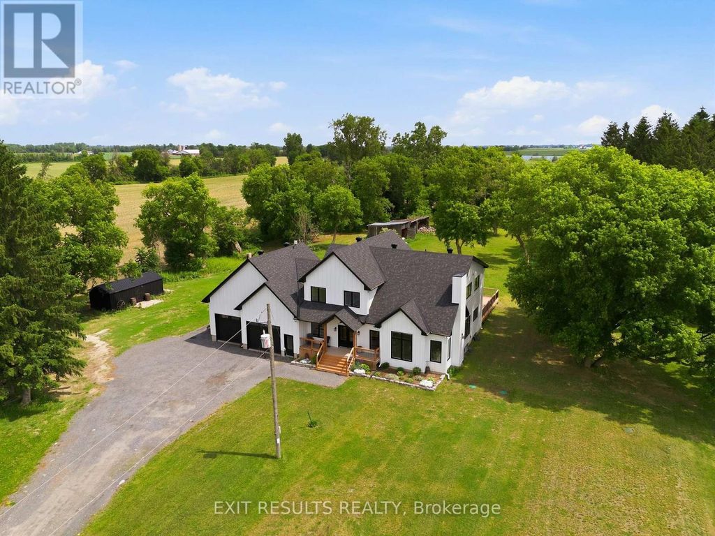 2083 Groves Road, Russell