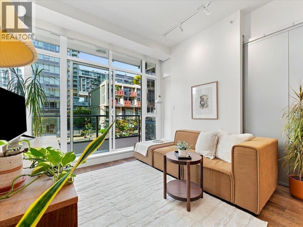 210 108 E 1st Avenue, Vancouver