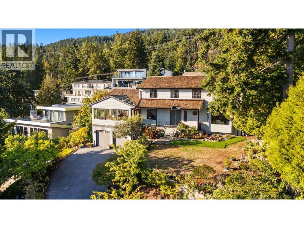 3845 Southridge Avenue, West Vancouver