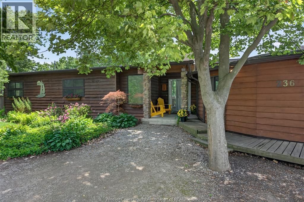 236 Deerbrook Drive, Lakeshore