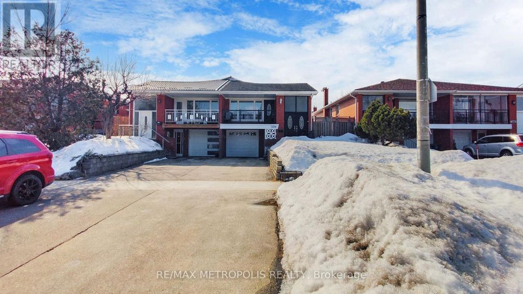 Upper - 3254 Fieldgate Drive, Mississauga (applewood)