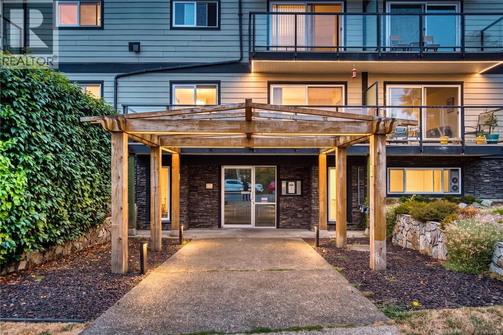110 218 Bayview Ave, Ladysmith