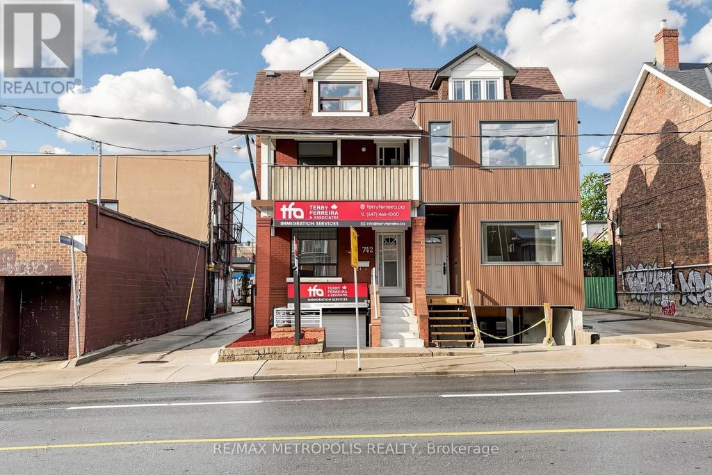742 Dufferin Street, Toronto (dufferin Grove)