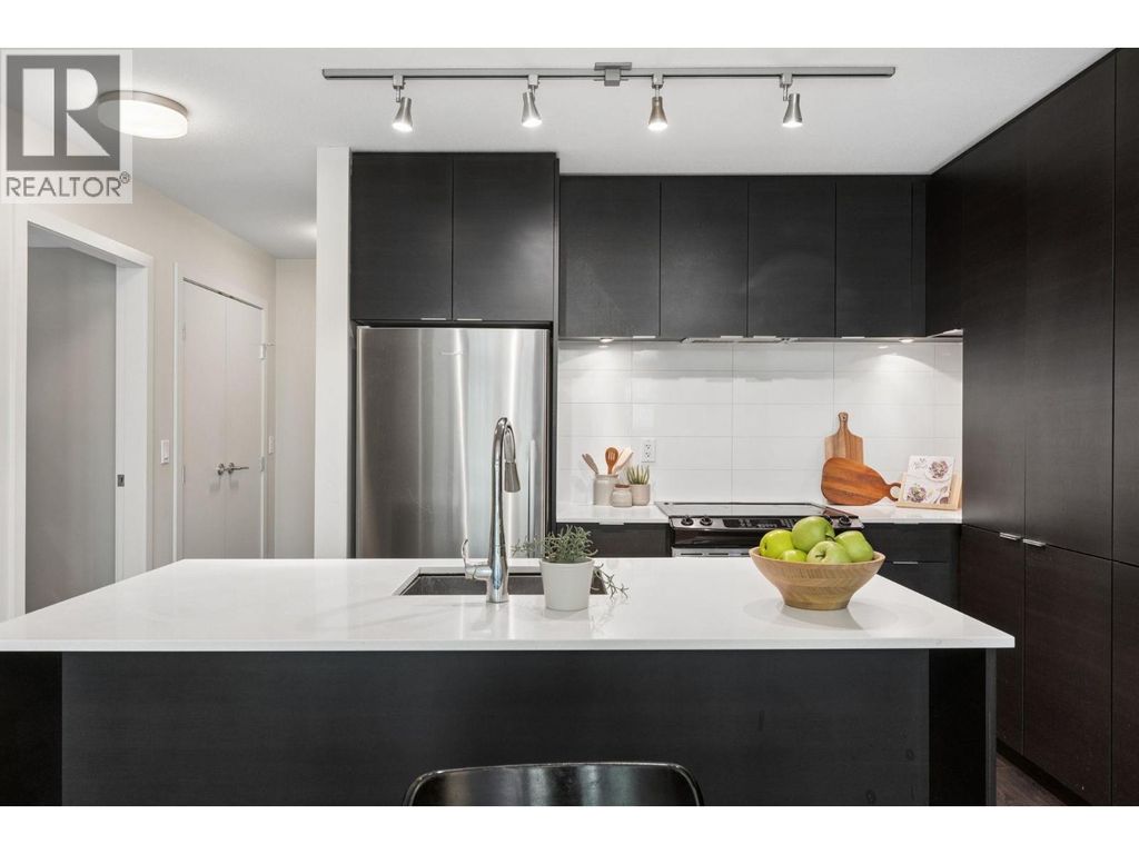 506 1679 Lloyd Avenue, North Vancouver