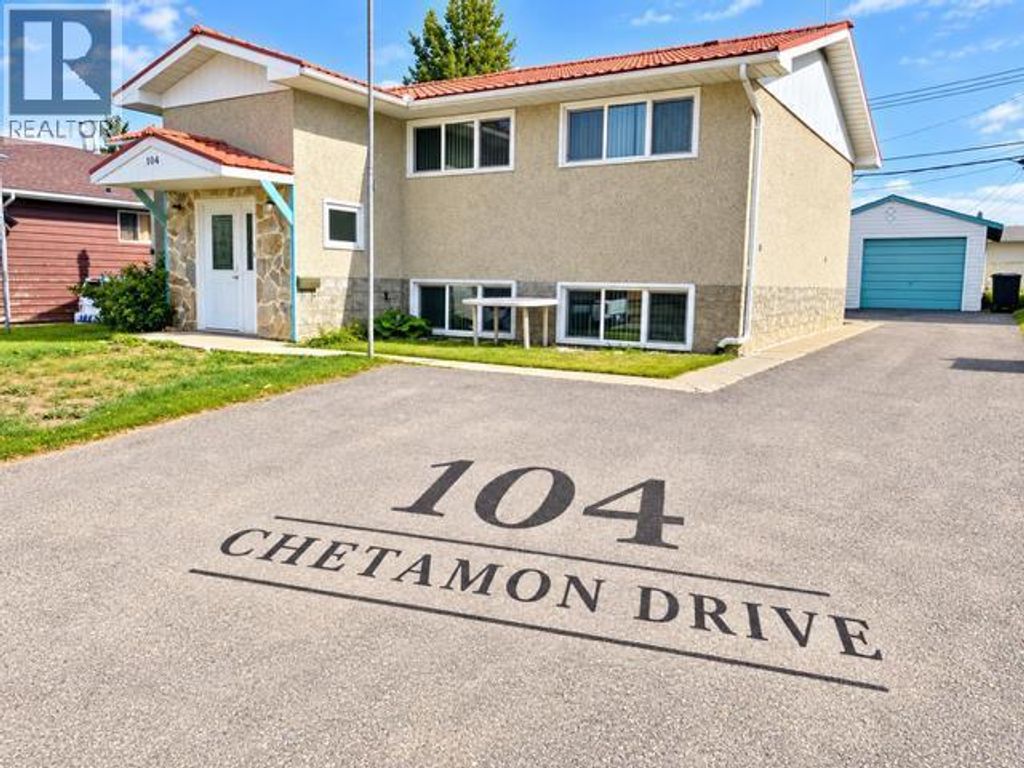 104 Chetamon Drive, Hinton