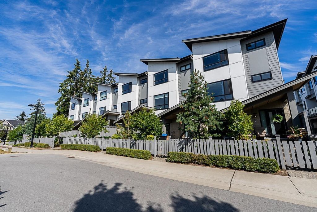 26 16589 25 Avenue, Surrey