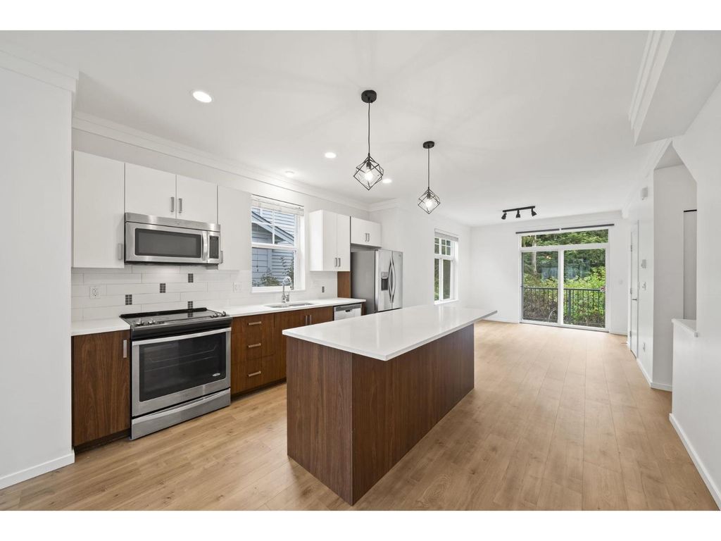 81 5858 142 Street, Surrey