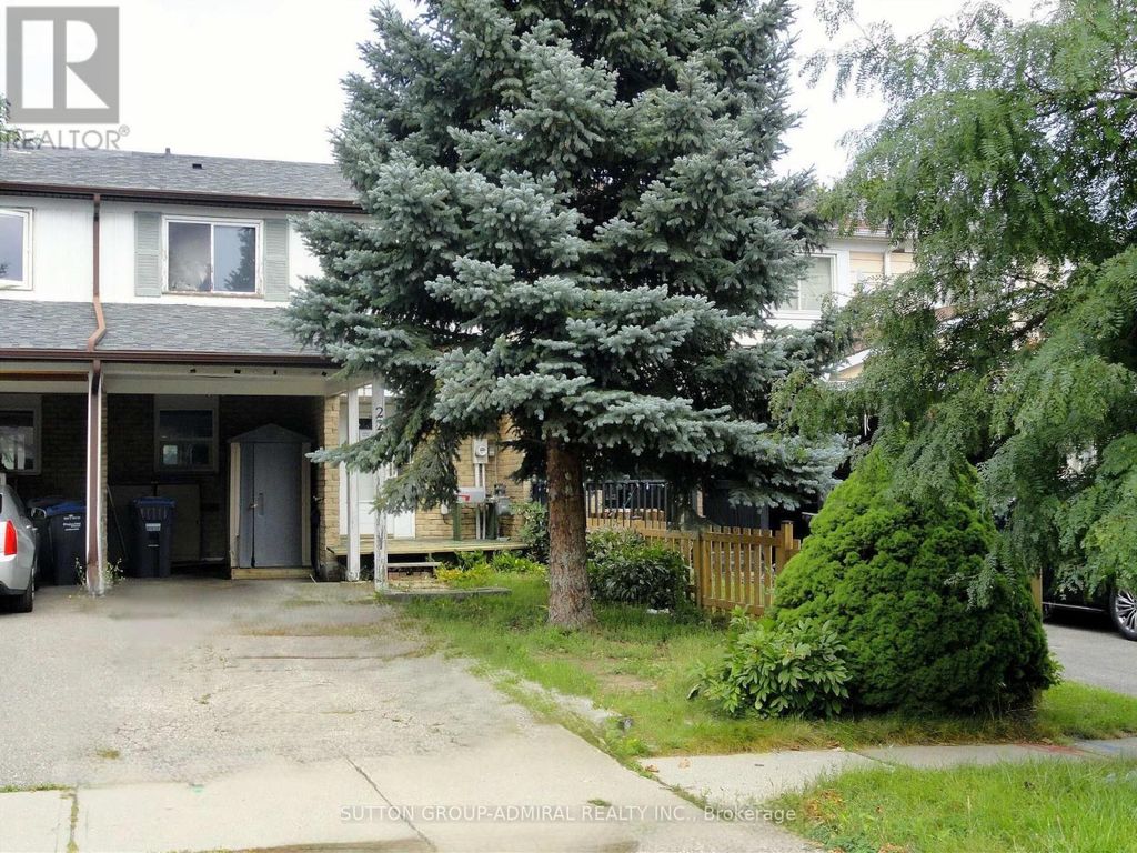 228 Royal Salisbury Way, Brampton (madoc)