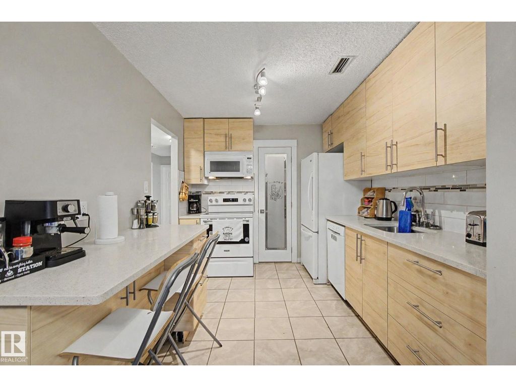 3111 142 Av Nw, Edmonton