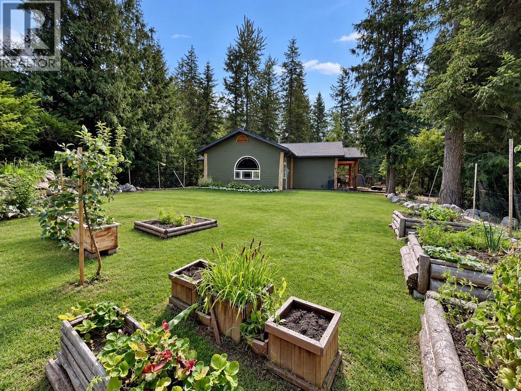 506 Hume Street, Slocan
