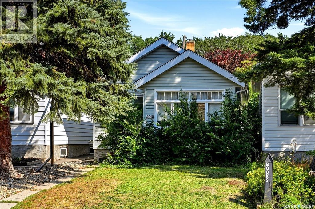 2061 Queen Street, Regina