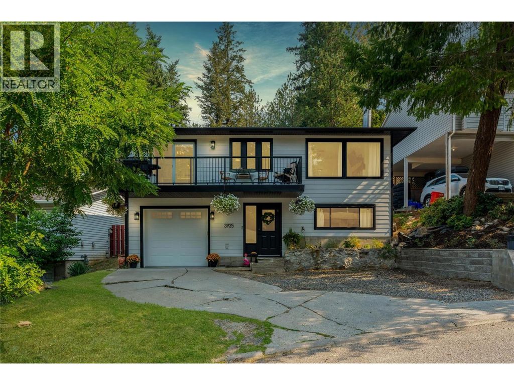 3925 Highland Park Crescent, Armstrong