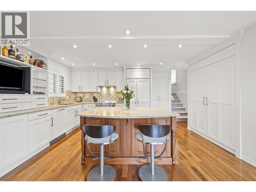 2408 Se Marine Drive, Vancouver