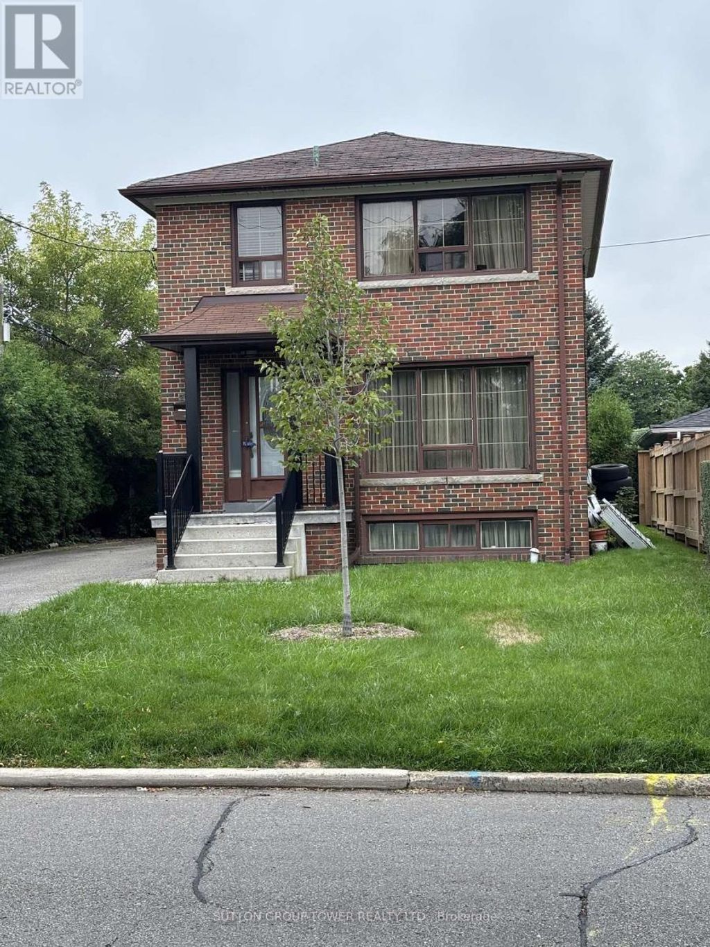 200 Locksley Avenue, Toronto (briar Hill-Belgravia)