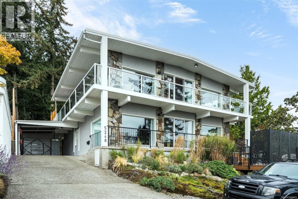 5248 Parker Ave, Saanich