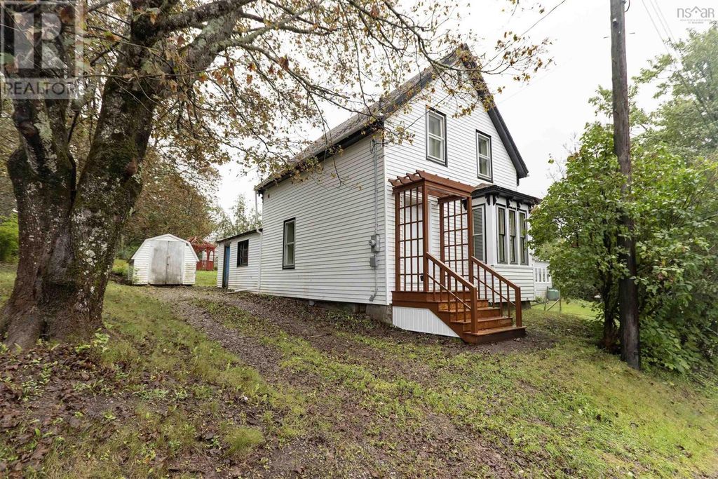 37 Drummond Street, Springhill