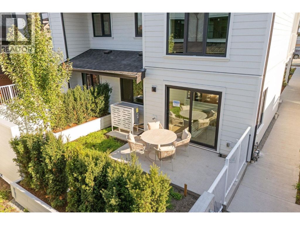 Sl 2 2333 E 54th Avenue, Vancouver