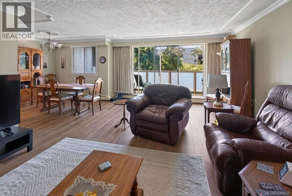 410 1025 Inverness Rd, Saanich