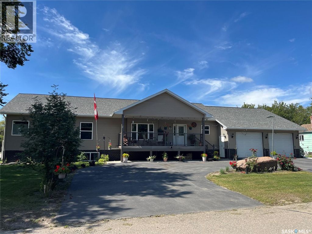 105 Jim Headington Way, Wadena