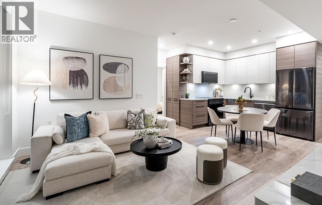 201 422 Lakewood Drive, Vancouver