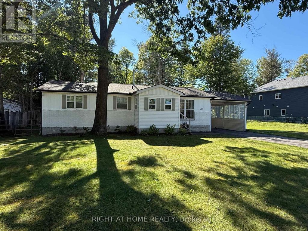 158 Zoo Park Road, Wasaga Beach