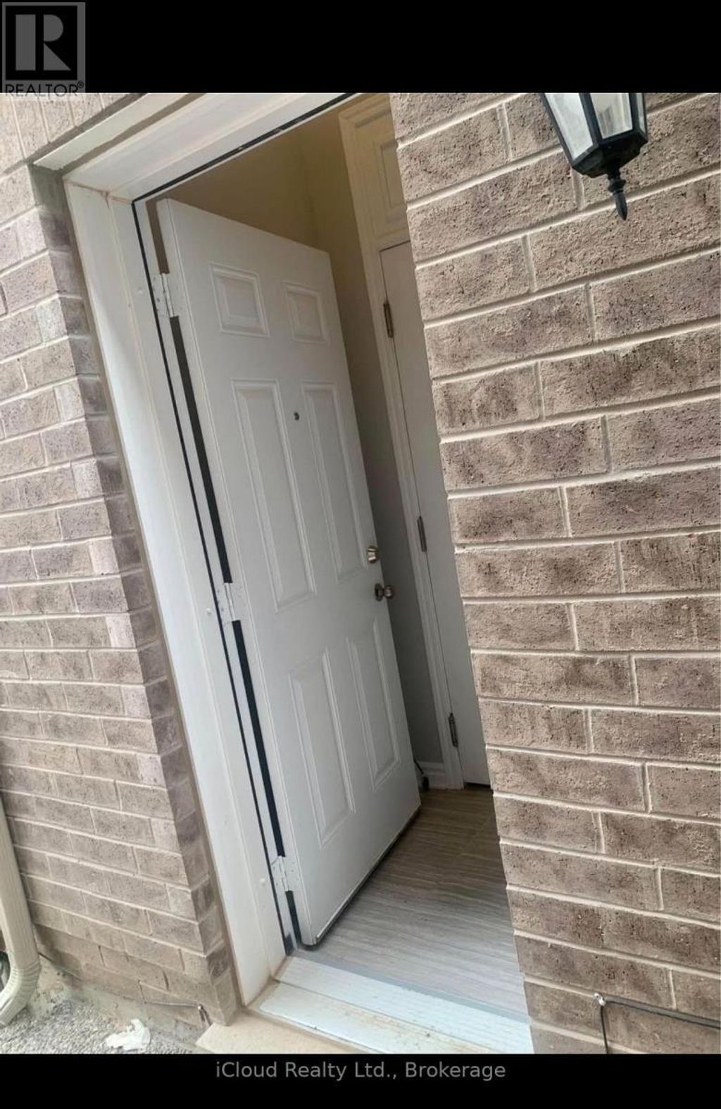 1303 Rose Way W, Milton (cb Cobban)