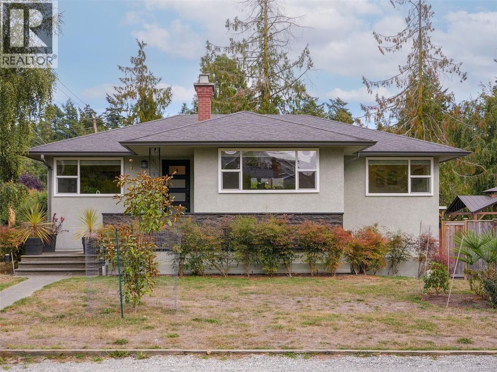 3945 Dawe Rd, Saanich